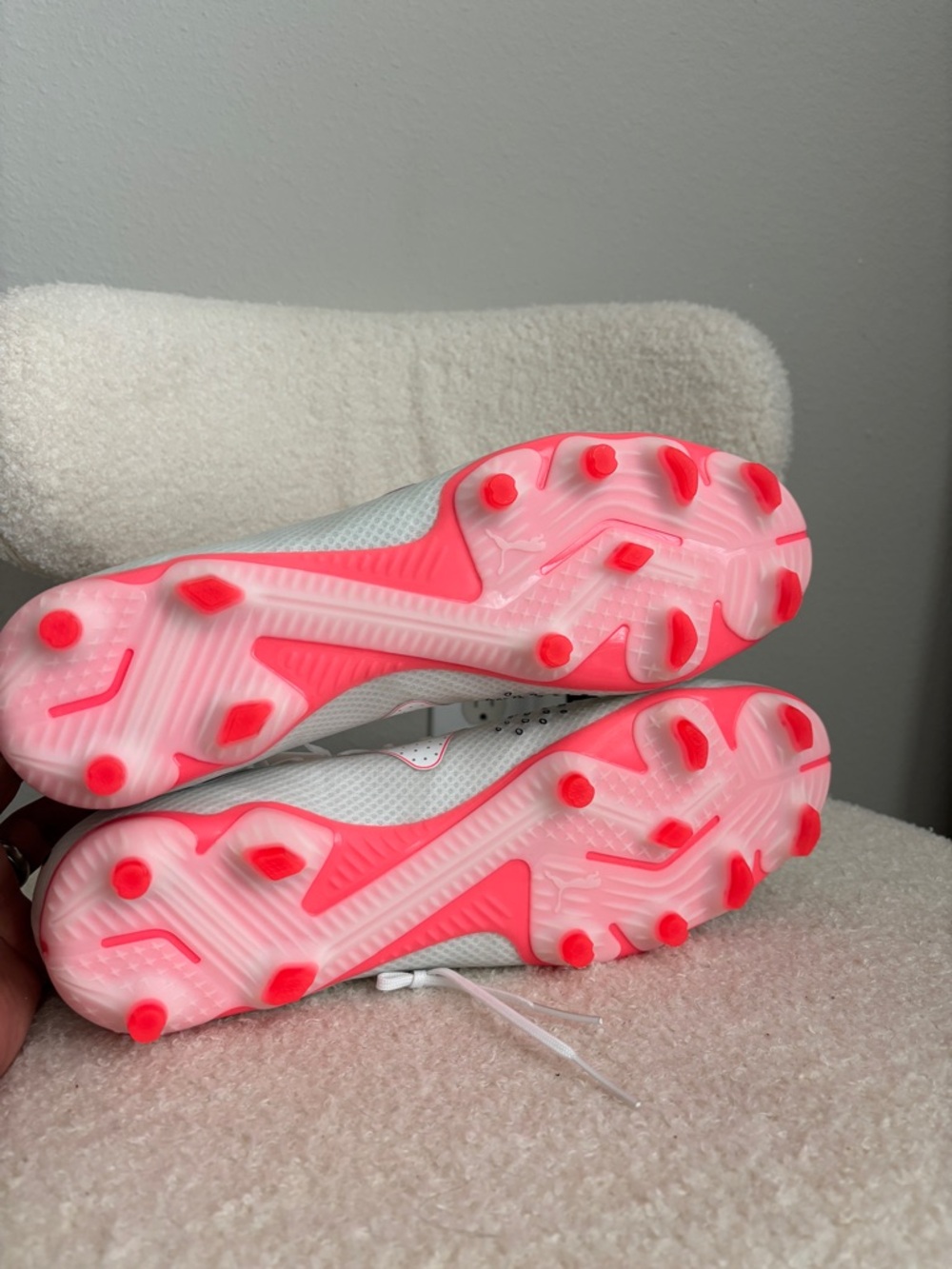 PUMA SOCCER CLEATS - Picture 5 of 6